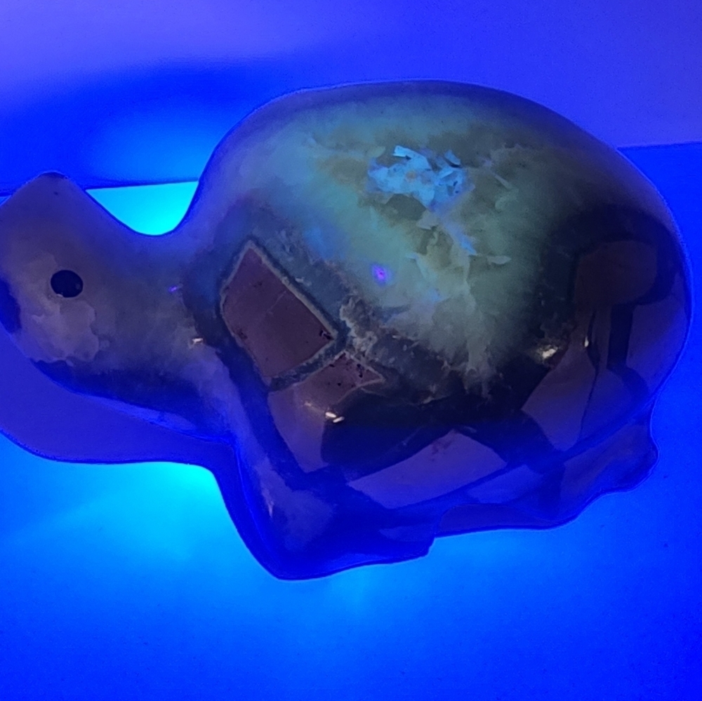 Septerian Carved Turtle.  4in X 2in. 502grams. UV Reactive - Picture 8 of 9